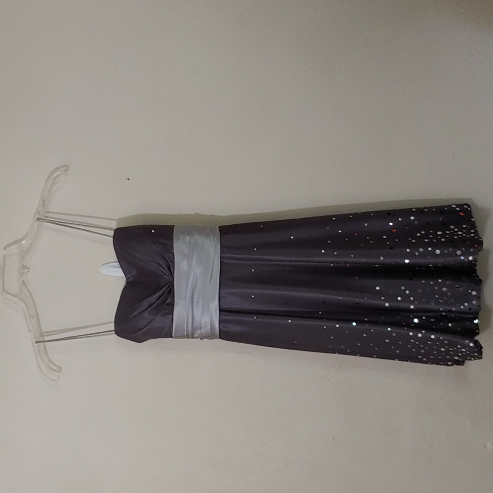 Jump Apparel Junior's Size 3/4 Spaghetti Strap Midi Dress